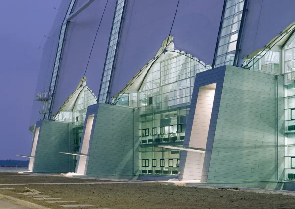 referenz-cargo-lifter-werfthalle-bild-03-palladium-pd-burg-schuh-gbr